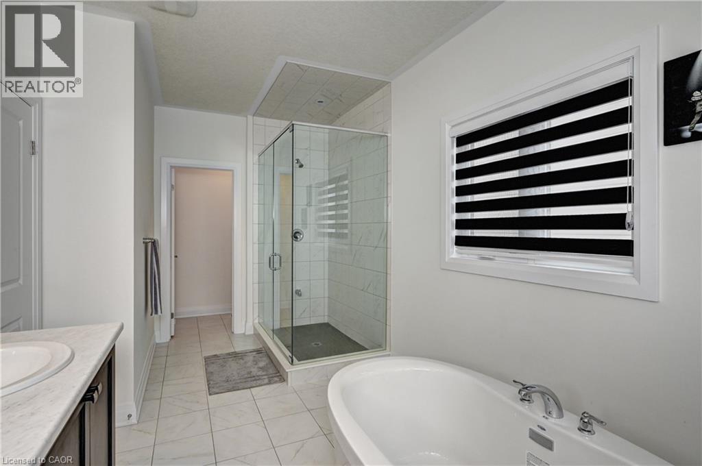 520 NATHALIE Crescent thumbnail 22