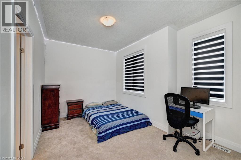 520 NATHALIE Crescent thumbnail 25