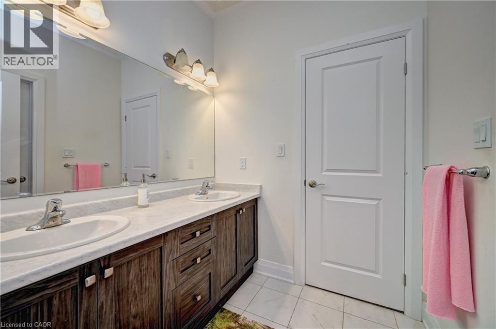 520 NATHALIE Crescent thumbnail 31