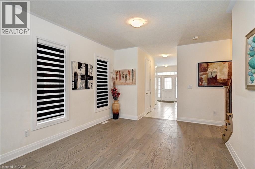 520 NATHALIE Crescent thumbnail 4