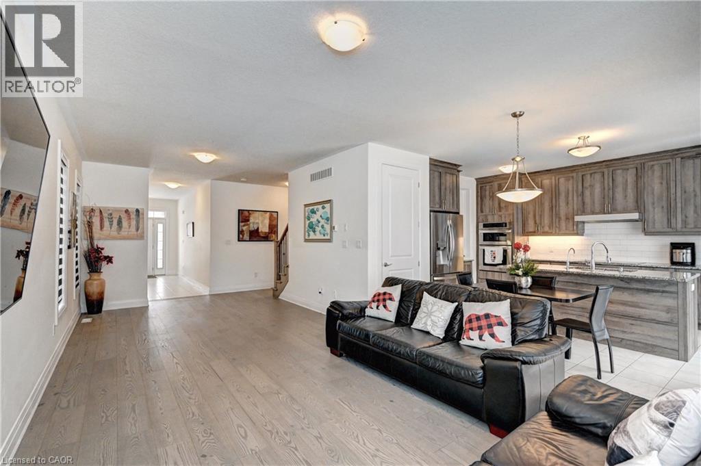 520 NATHALIE Crescent thumbnail 7