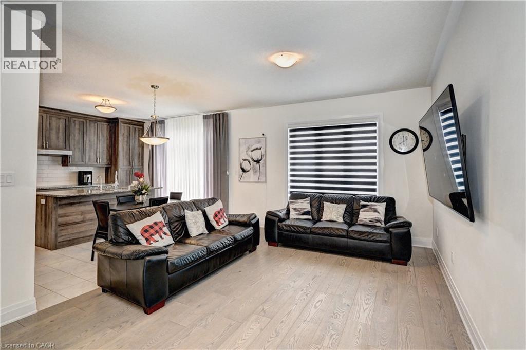 520 NATHALIE Crescent thumbnail 9