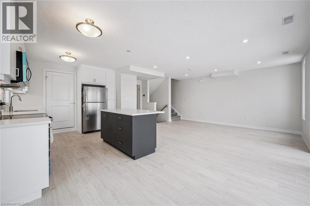 525 ERINBROOK Drive Unit# C062 thumbnail 13