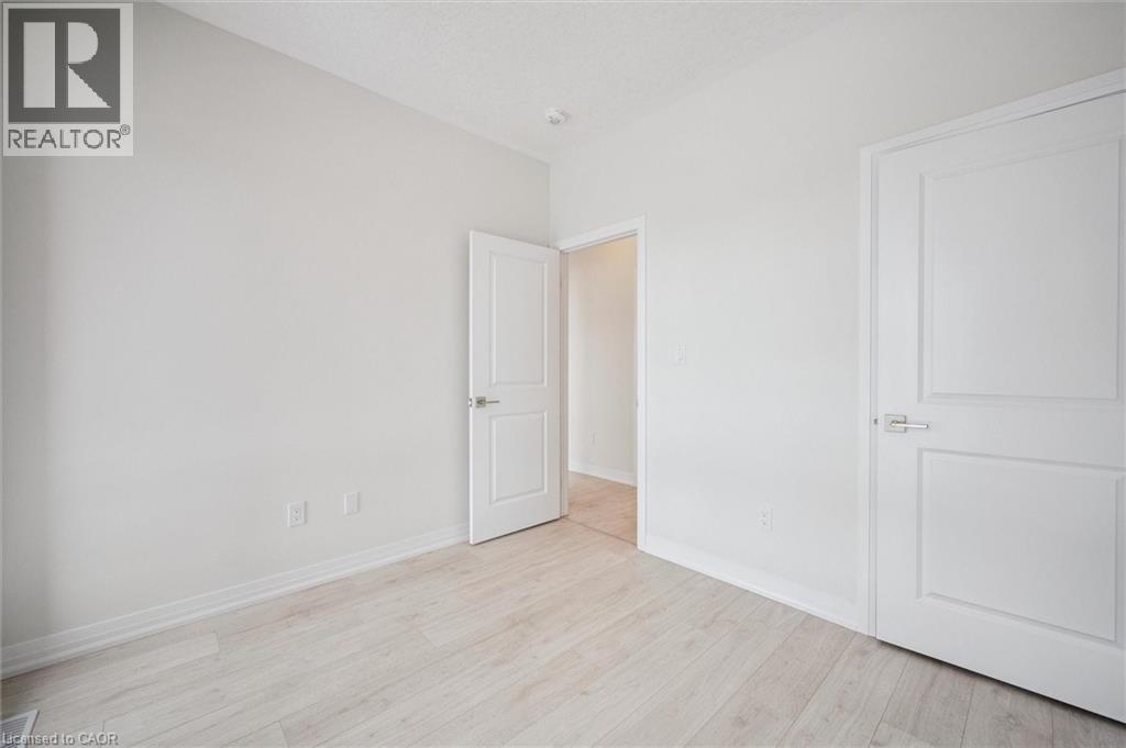 525 ERINBROOK Drive Unit# C062 thumbnail 21