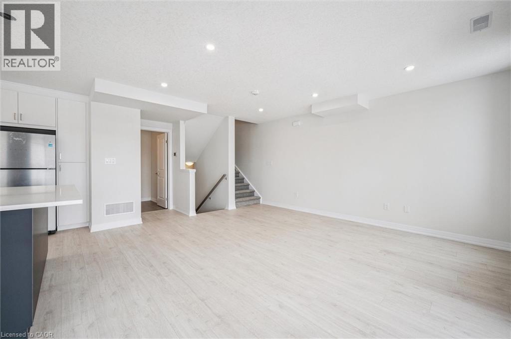 525 ERINBROOK Drive Unit# C062 thumbnail 9