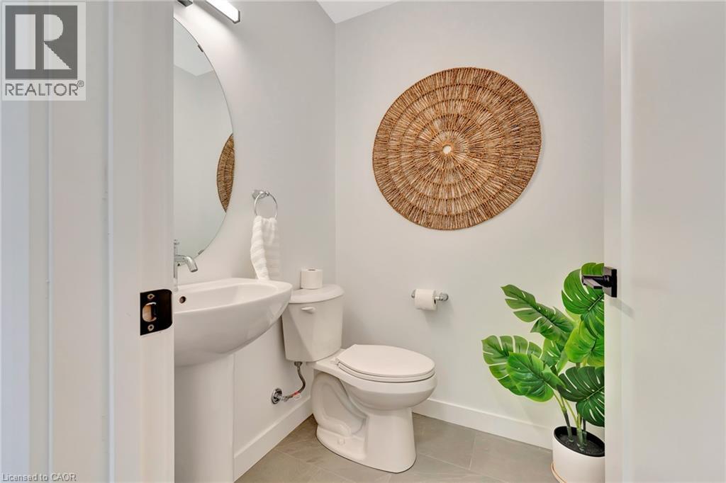 33 MILL Street thumbnail 8