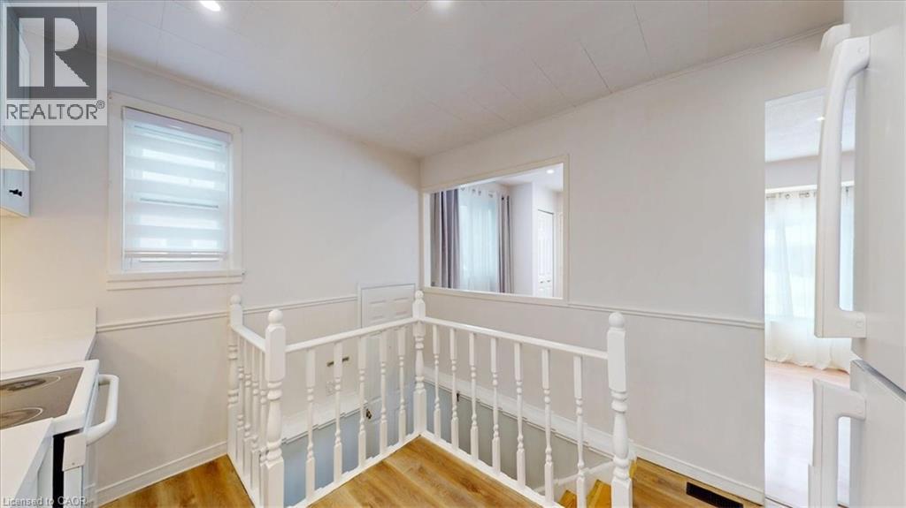 22 BROADVIEW Avenue thumbnail 15