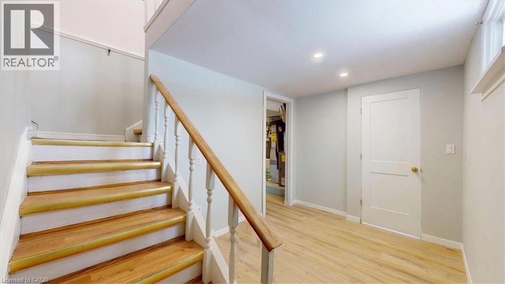 22 BROADVIEW Avenue thumbnail 26