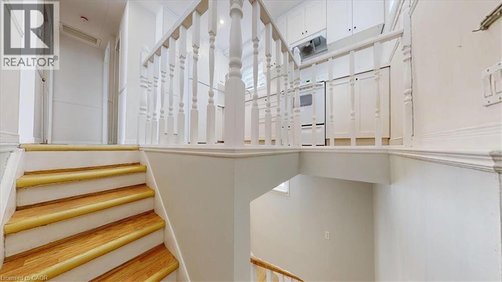 22 BROADVIEW Avenue thumbnail 40