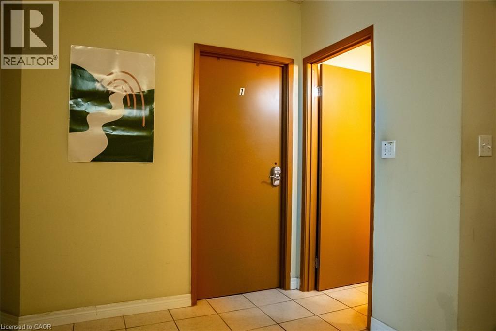 253 LESTER Street Unit# 402 thumbnail 6