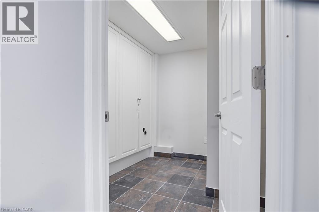 1270 KING Street E thumbnail 10