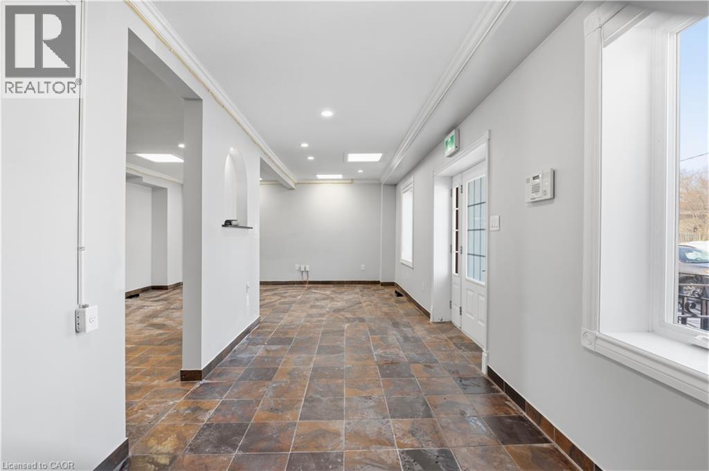 1270 KING Street E thumbnail 12