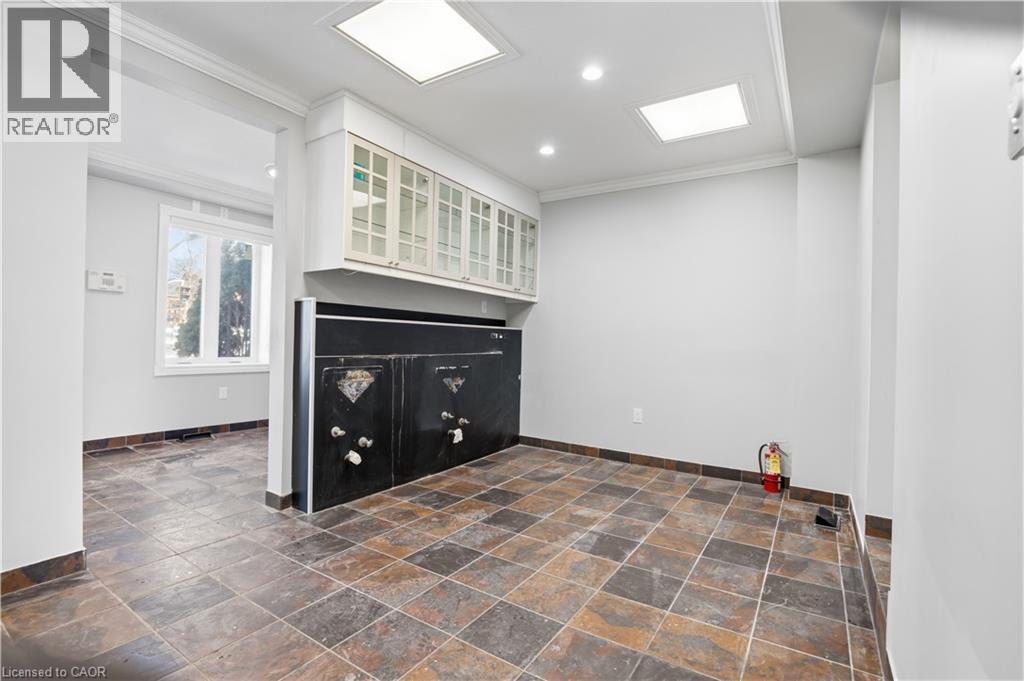 1270 KING Street E thumbnail 15