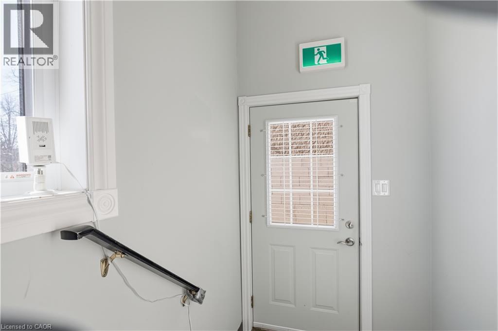 1270 KING Street E thumbnail 16