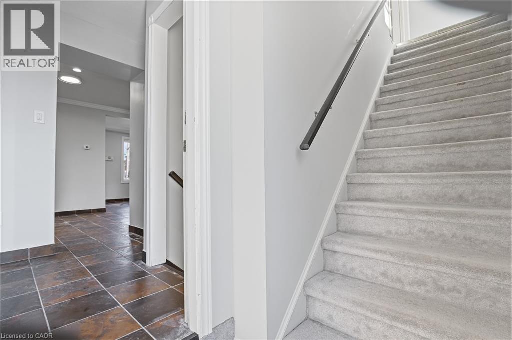 1270 KING Street E thumbnail 17