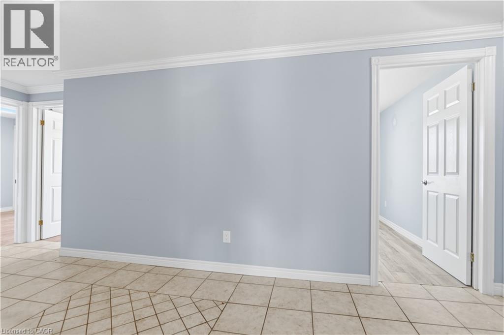 1270 KING Street E thumbnail 19