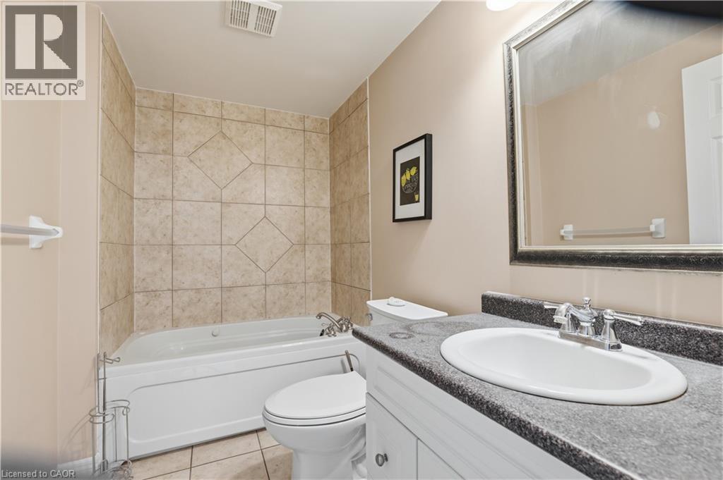 1270 KING Street E thumbnail 22