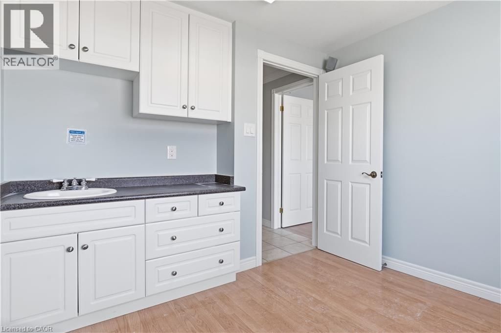 1270 KING Street E thumbnail 27