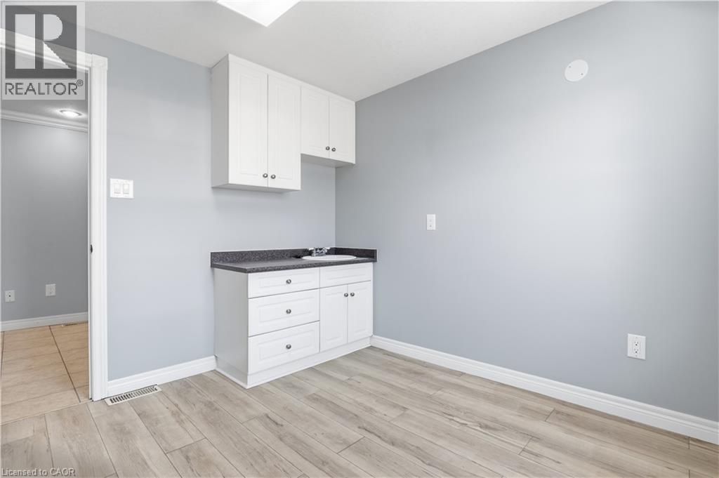 1270 KING Street E thumbnail 29