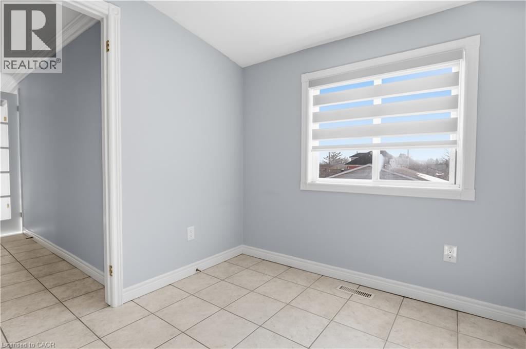 1270 KING Street E thumbnail 33