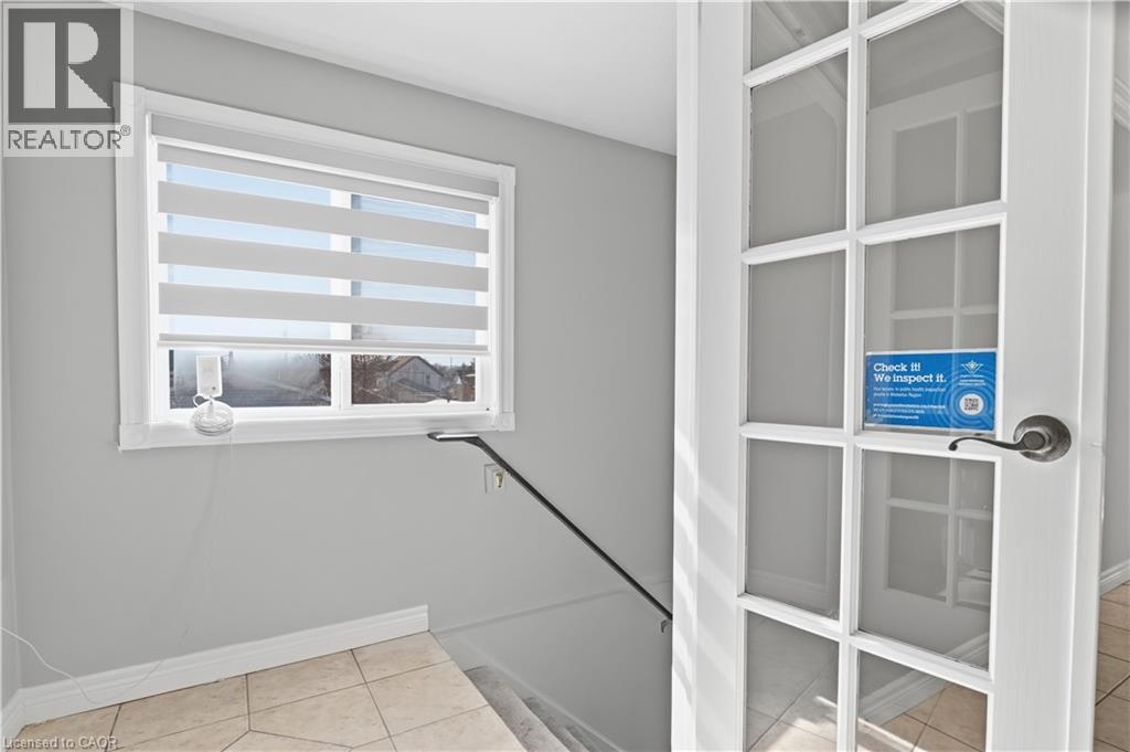 1270 KING Street E thumbnail 34