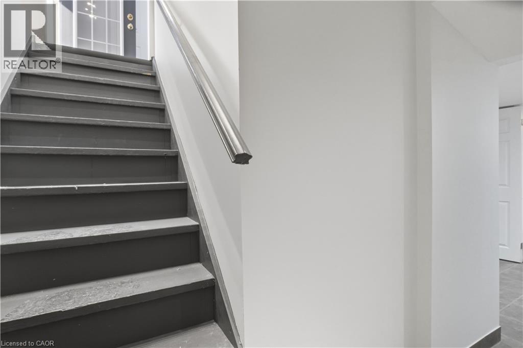 1270 KING Street E thumbnail 35