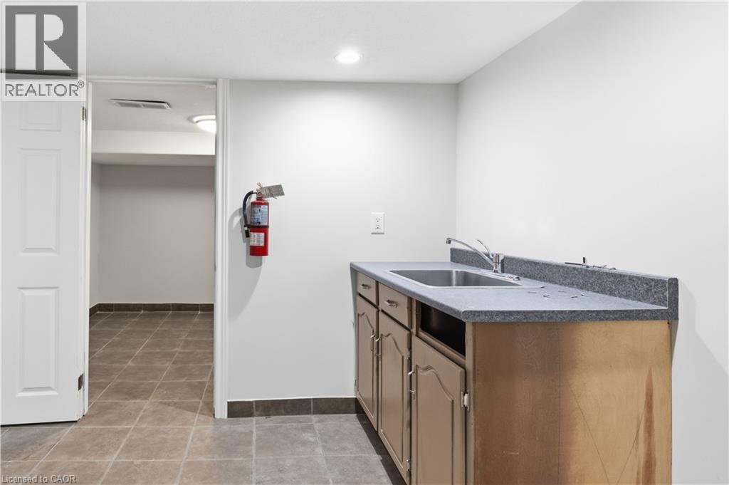 1270 KING Street E thumbnail 36