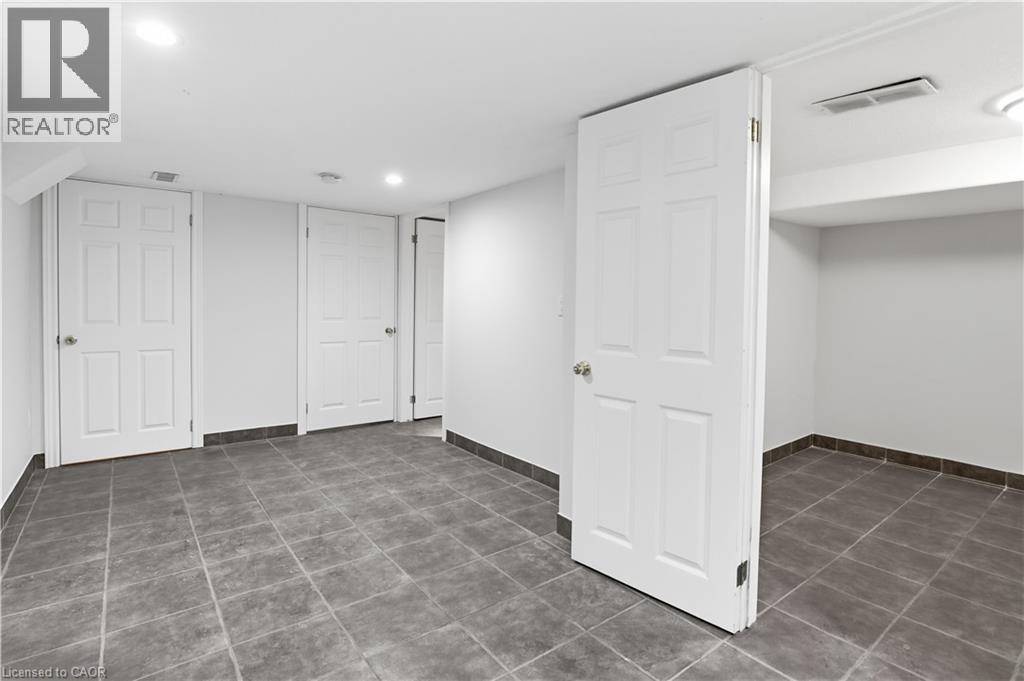 1270 KING Street E thumbnail 37