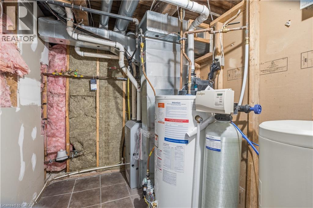 1270 KING Street E thumbnail 42