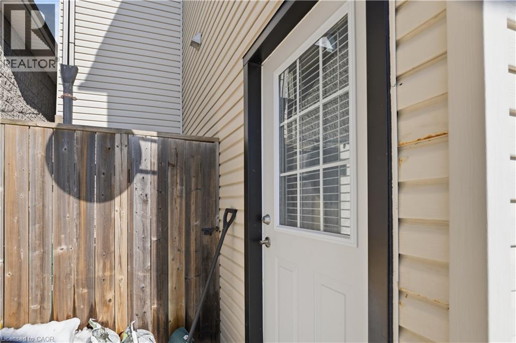 1270 KING Street E thumbnail 43