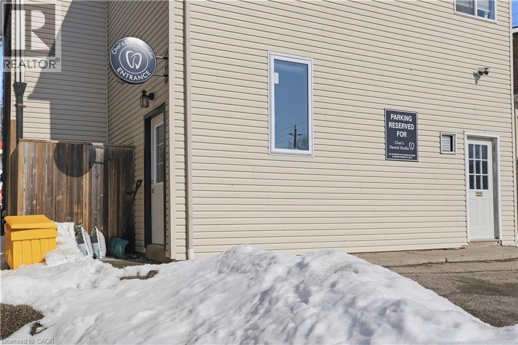 1270 KING Street E thumbnail 44