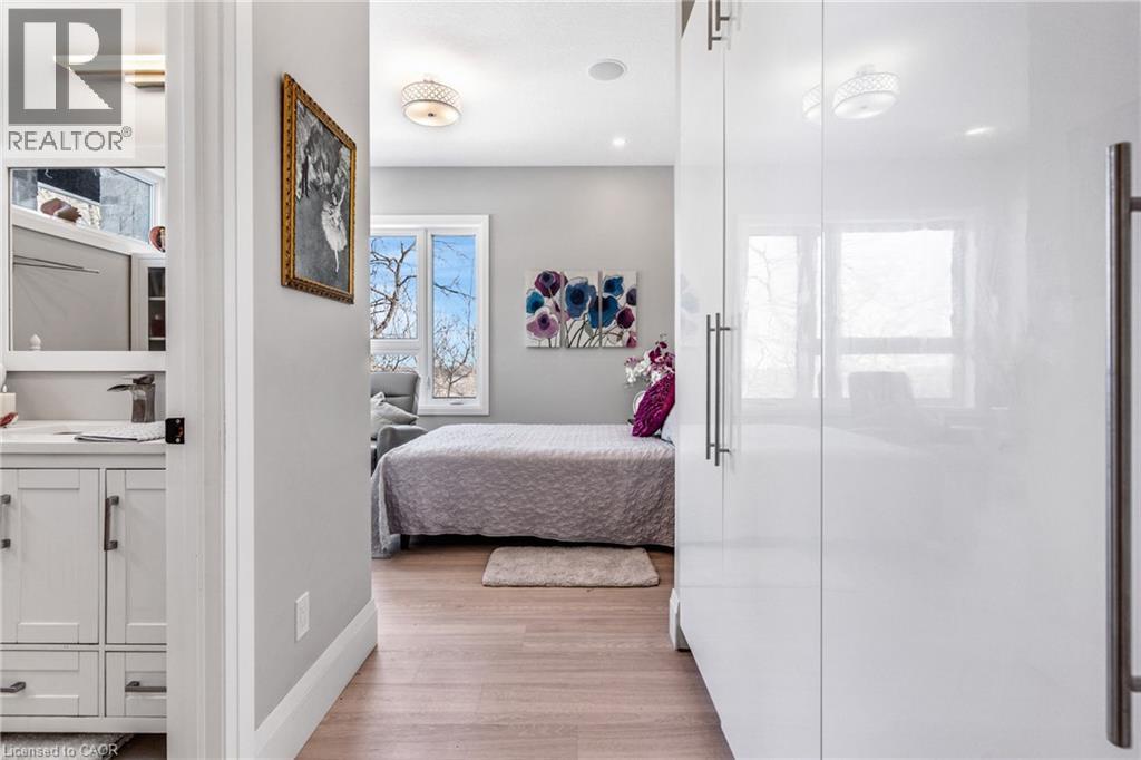 111 GRAND RIDGE Drive thumbnail 23