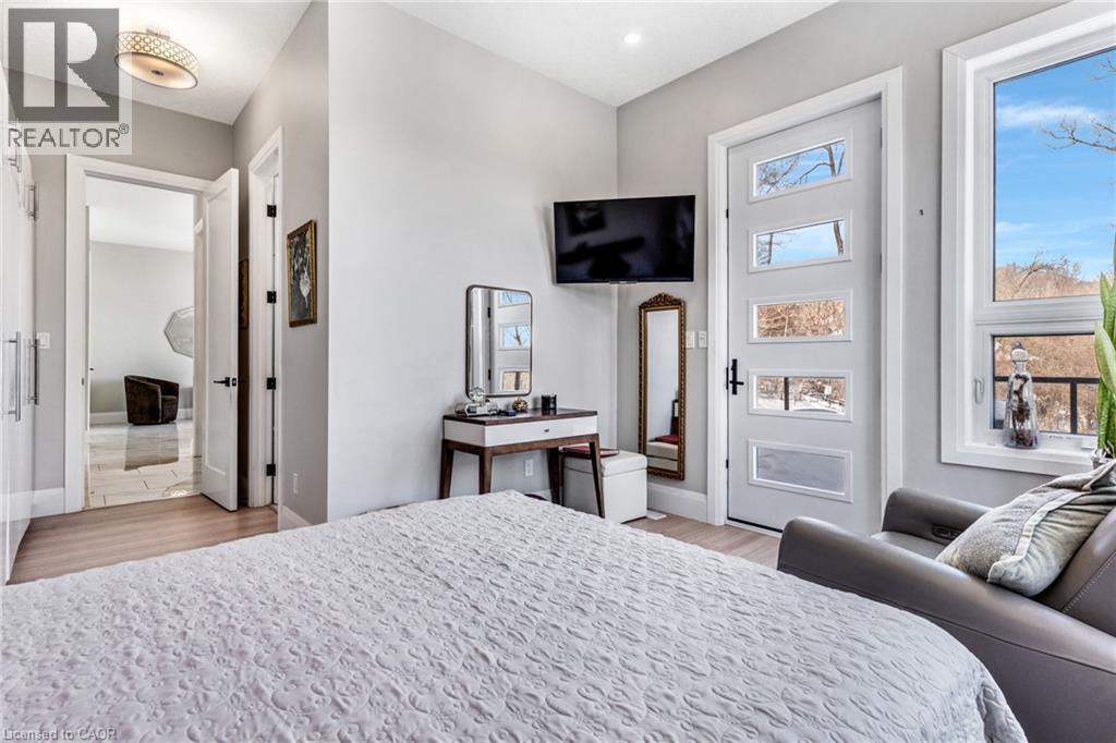 111 GRAND RIDGE Drive thumbnail 25