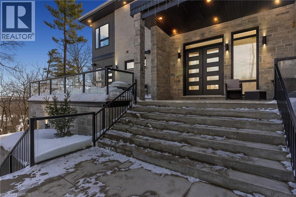 111 GRAND RIDGE Drive thumbnail 3