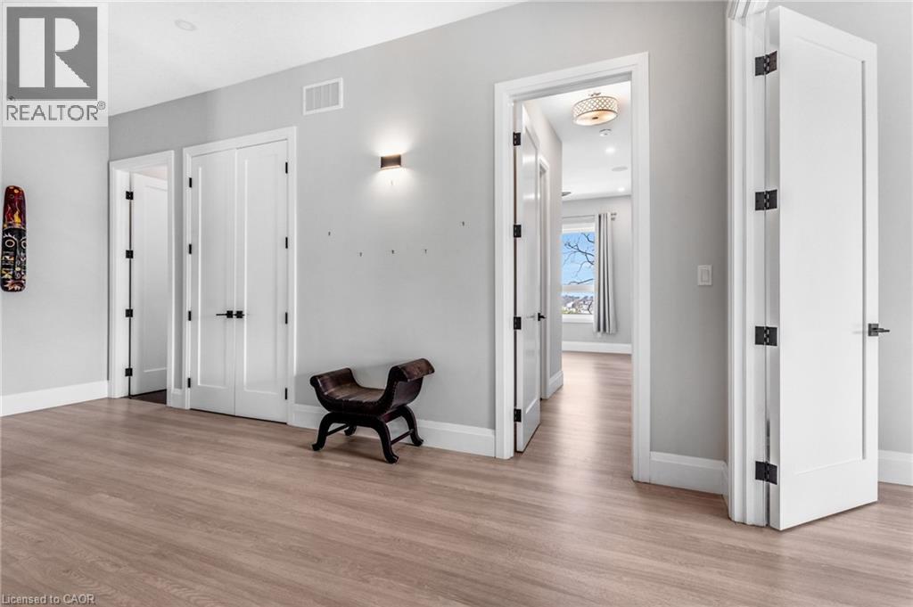 111 GRAND RIDGE Drive thumbnail 33