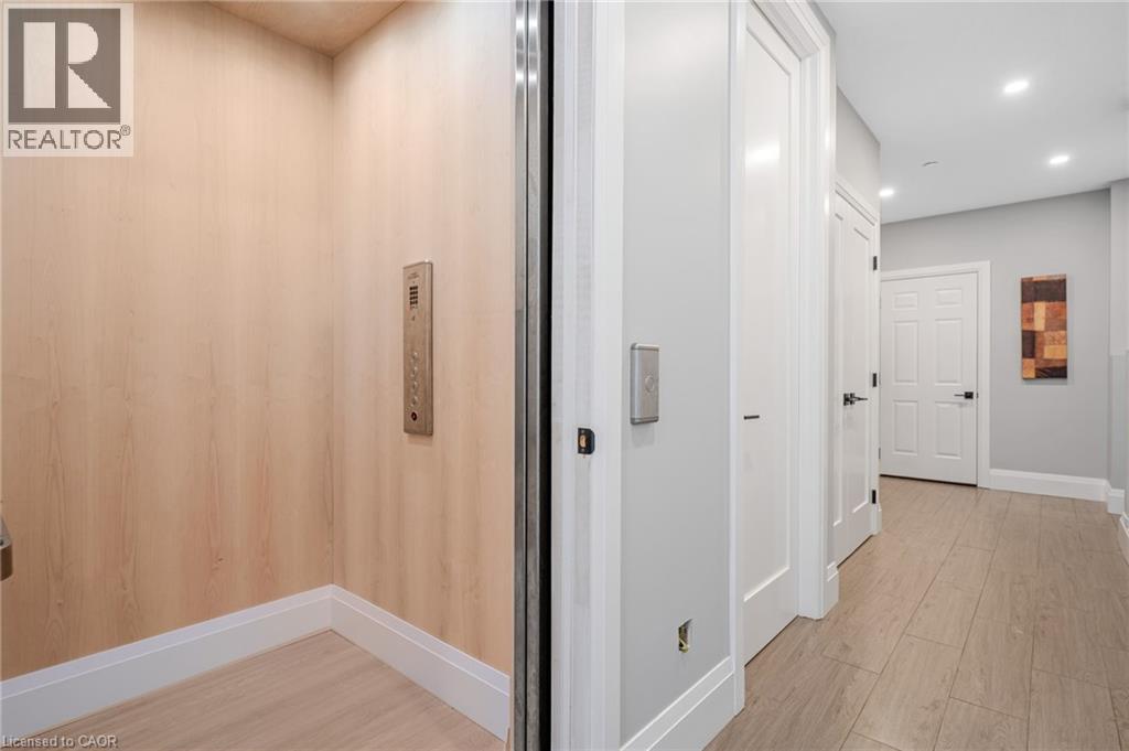 111 GRAND RIDGE Drive thumbnail 42