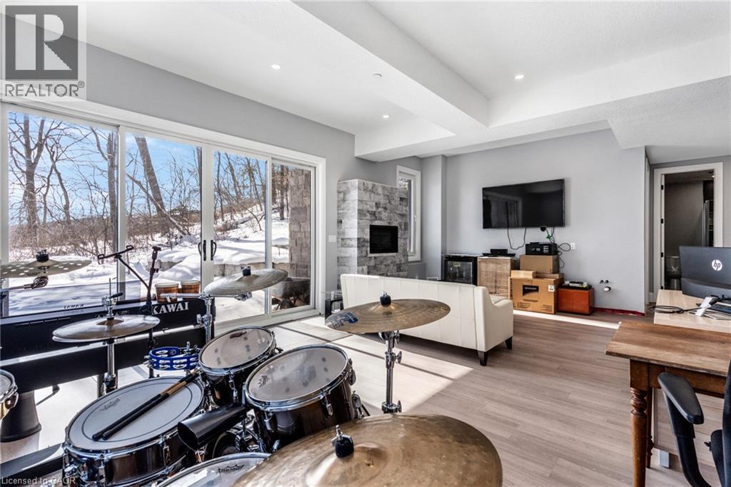 111 GRAND RIDGE Drive thumbnail 44