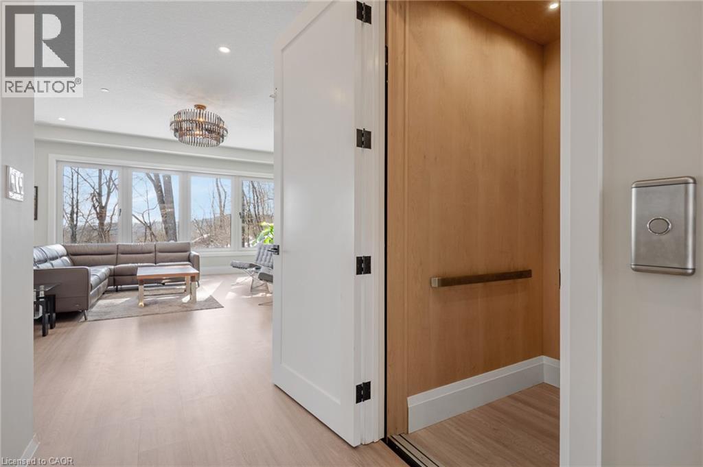 111 GRAND RIDGE Drive thumbnail 8