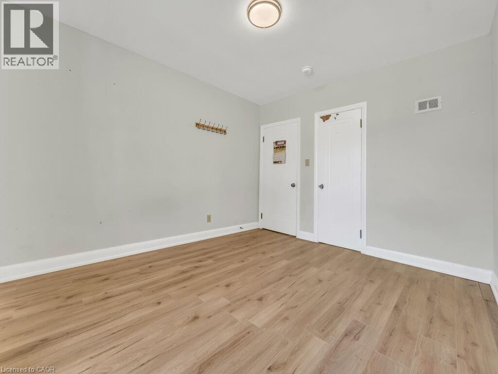 860 VINE Street thumbnail 16