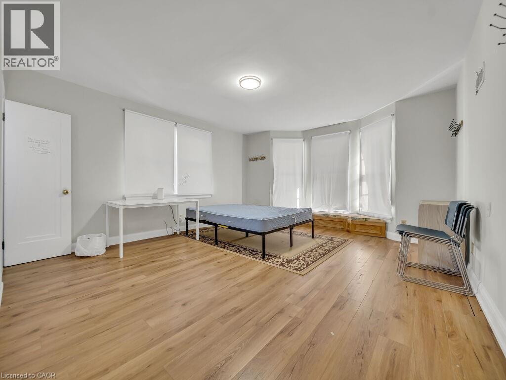 860 VINE Street thumbnail 17