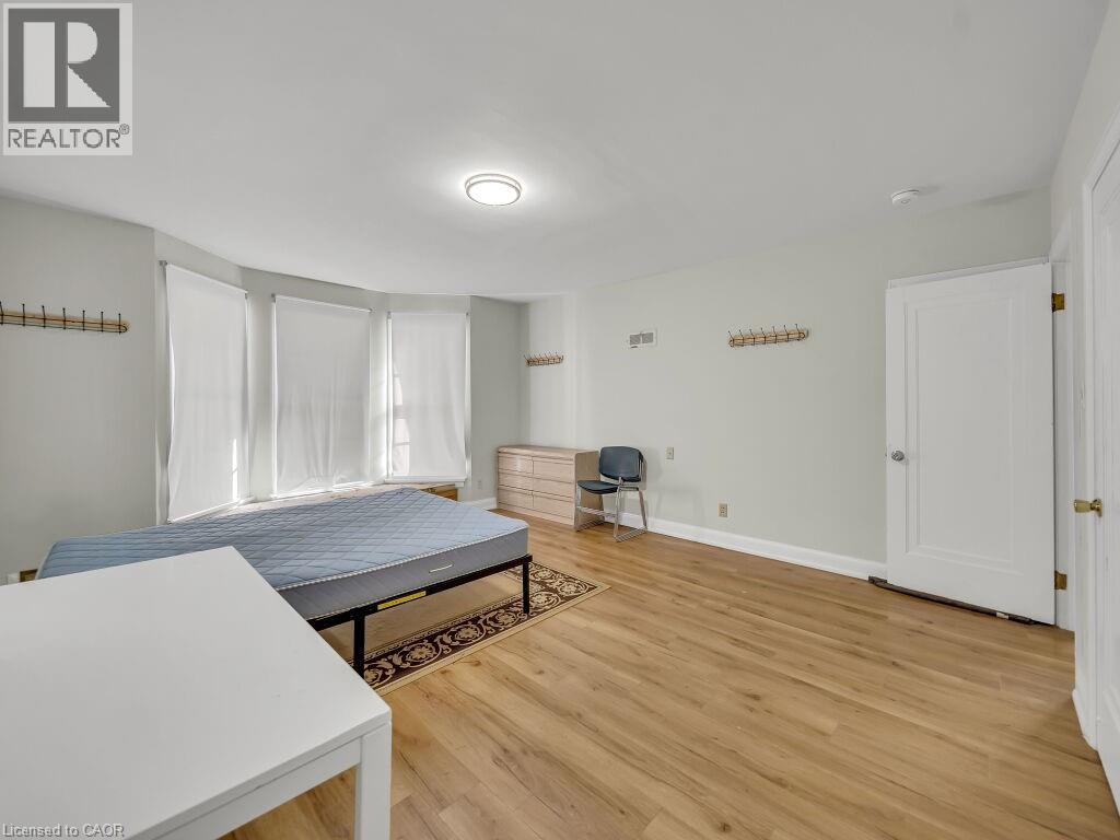 860 VINE Street thumbnail 18