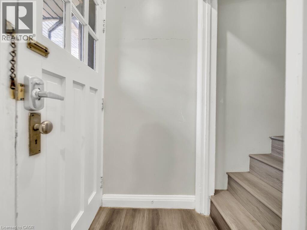 860 VINE Street thumbnail 24