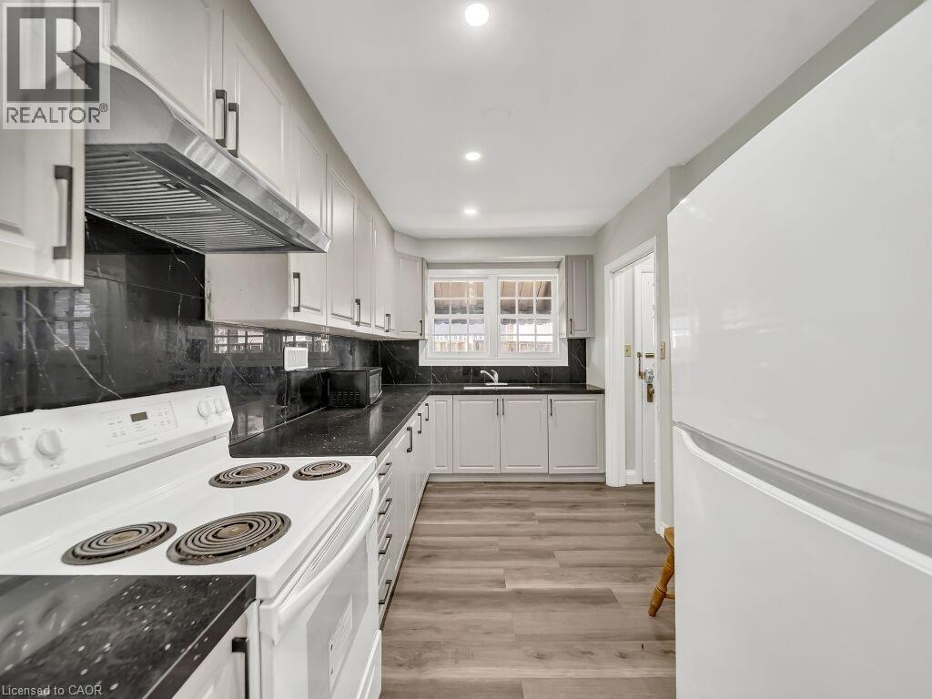 860 VINE Street thumbnail 26