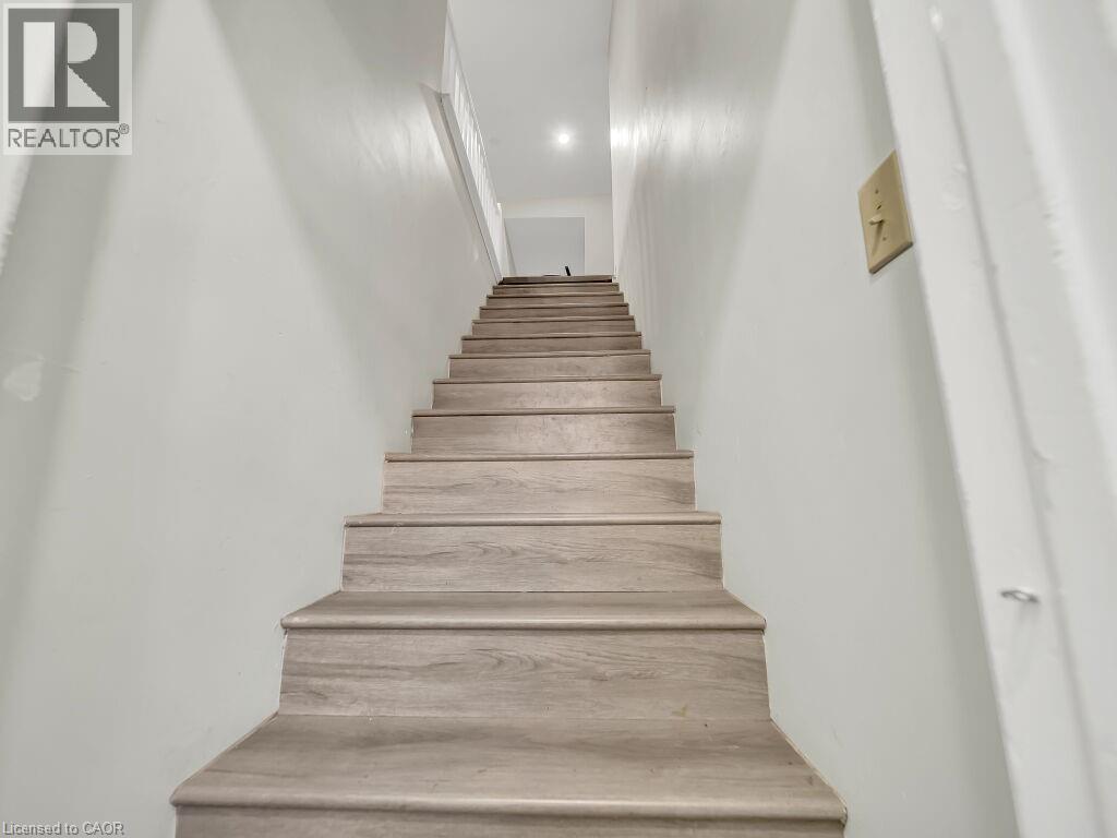 860 VINE Street thumbnail 27