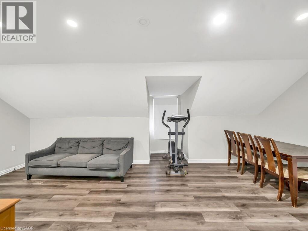 860 VINE Street thumbnail 28