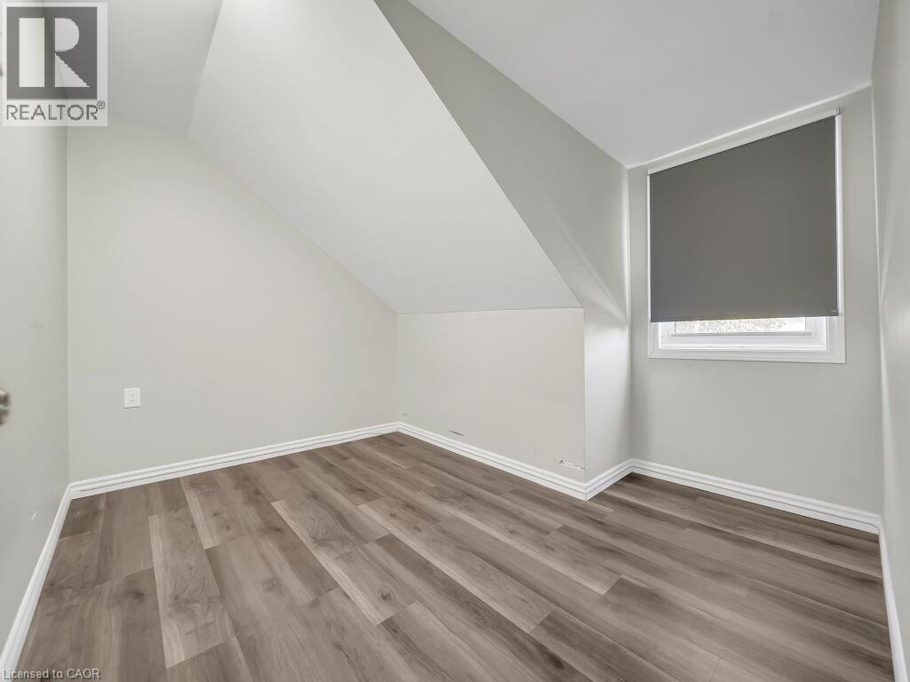 860 VINE Street thumbnail 32