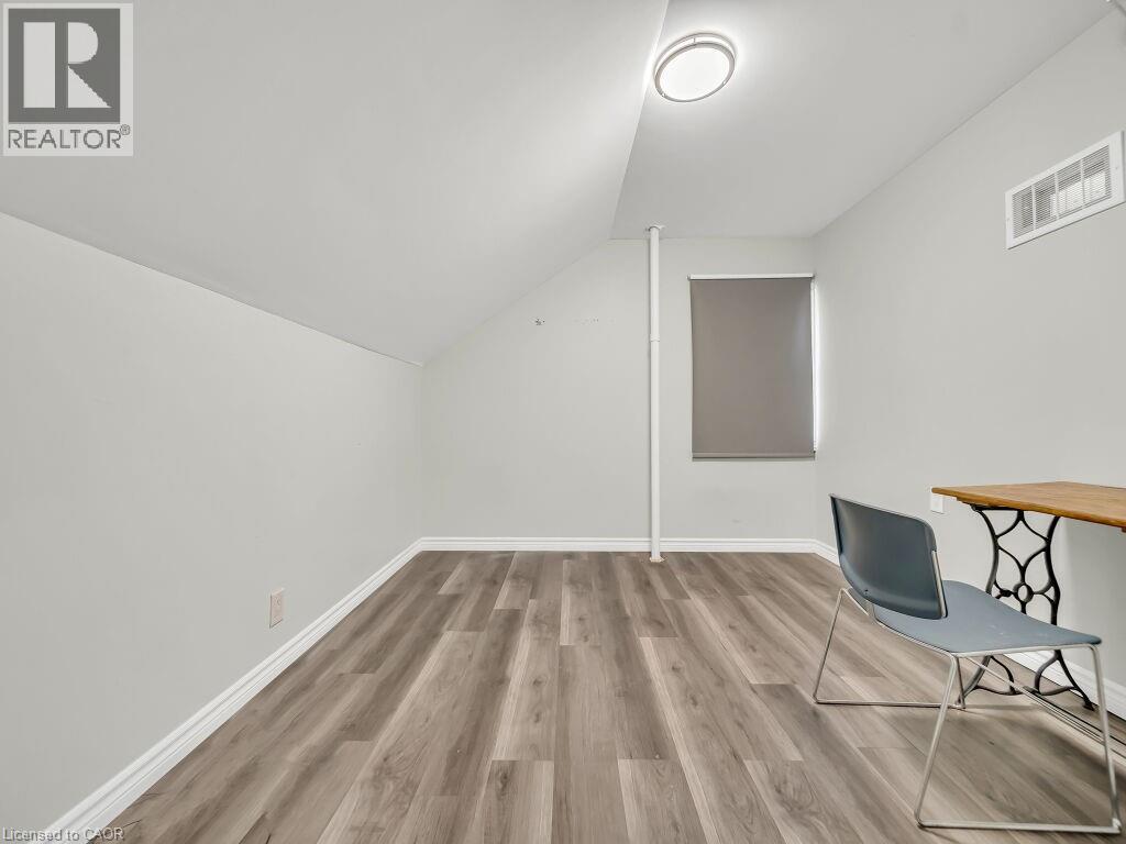 860 VINE Street thumbnail 33