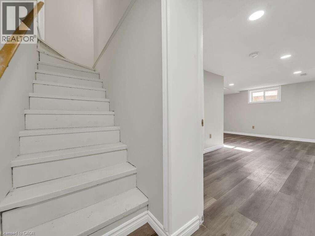 860 VINE Street thumbnail 37