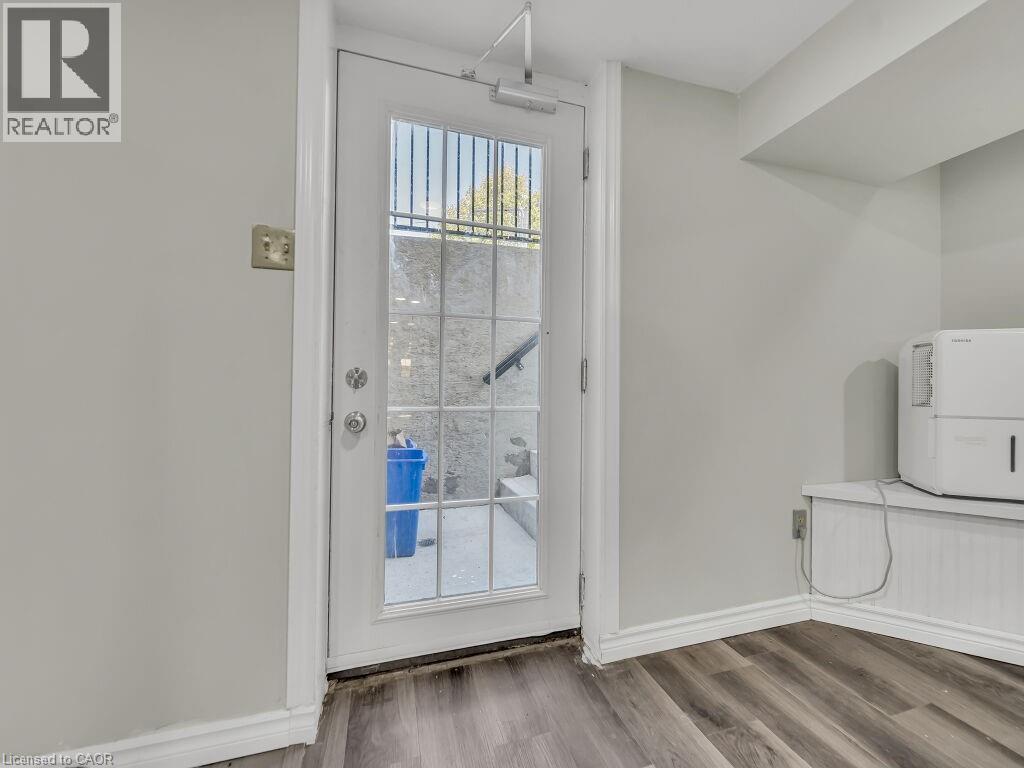 860 VINE Street thumbnail 40