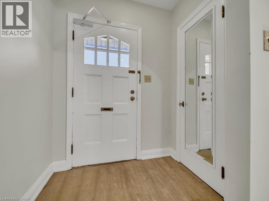 860 VINE Street thumbnail 8